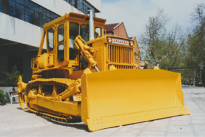 合乐hl888推土机累计销量突破2000台；被国家经贸部批准为进出口自营权企业。